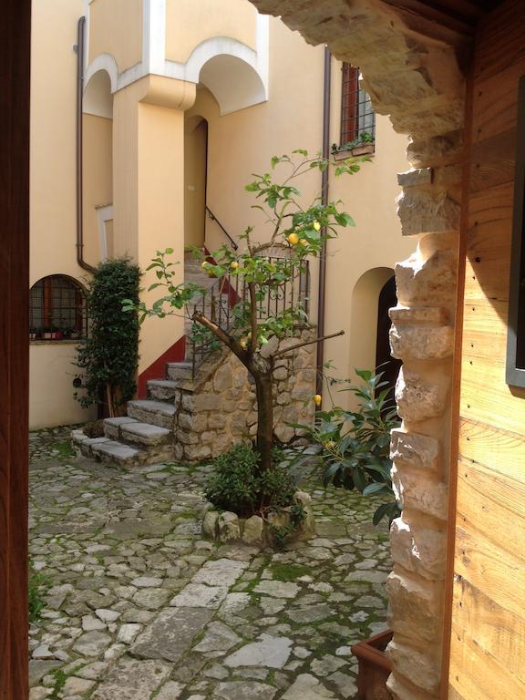 Bed And Breakfast Mblo Fondi Dış mekan fotoğraf